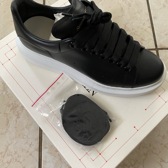 ALEXANDER MCQUEEN Black Oversized Sneakers Womens - Picture 5 of 6